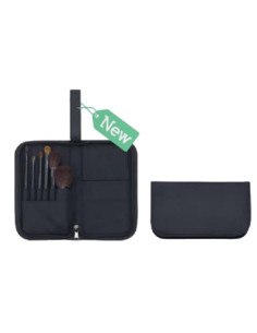 Taske med kosmetikbørster...